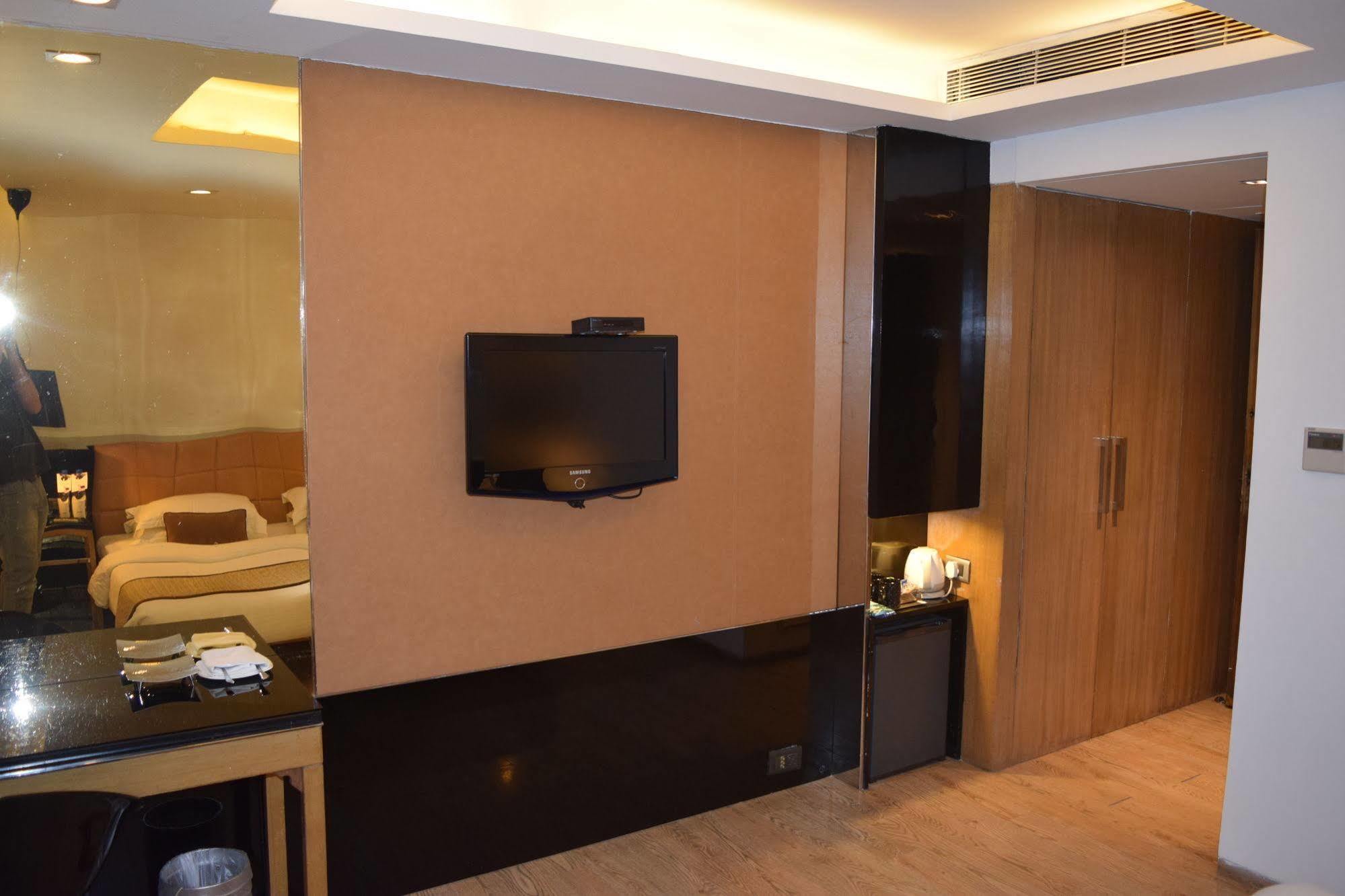 Palace Heights 3*